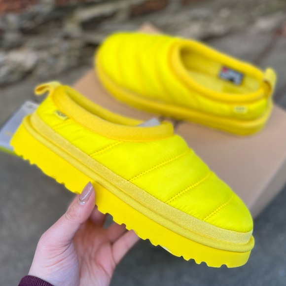 NEW Womens Size 7 UGG Tasman LTA Yellow Puffer Platform Slipper Slip On Shoes - Picture 1 of 9